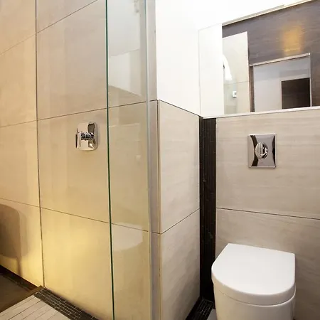 Parliament Penthouse Boutique