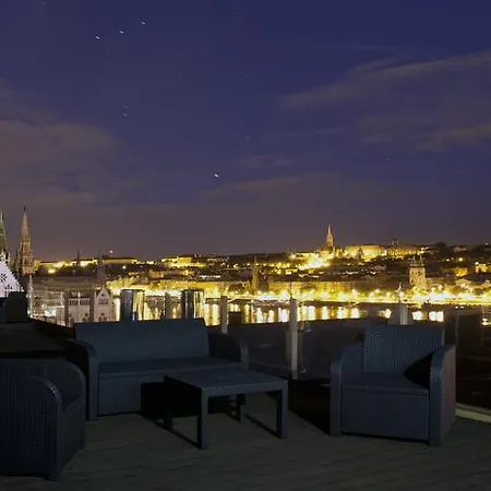 Bed & Breakfast Parliament Penthouse Boutique 4*