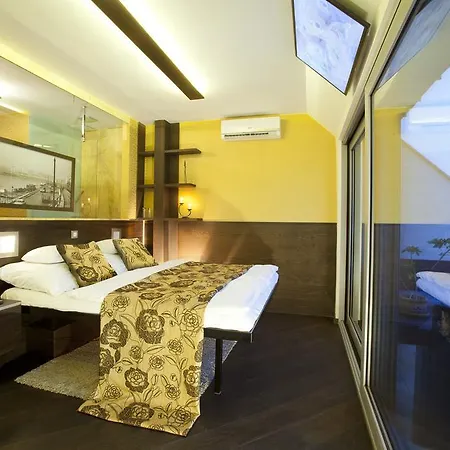 Parliament Penthouse Boutique