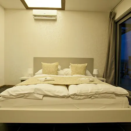 Bed & Breakfast Parliament Penthouse Boutique