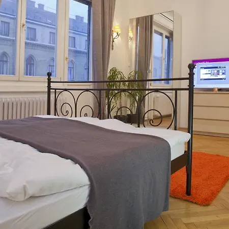 Nocleg ze śniadaniem Parliament Penthouse Boutique