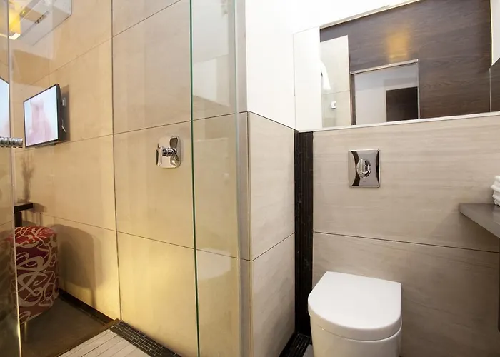 Parliament Penthouse Boutique
