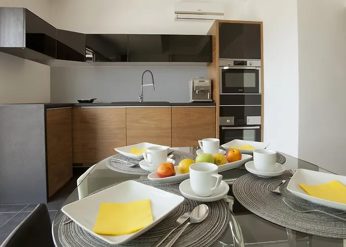 Parliament Penthouse Boutique Couette-café 4*