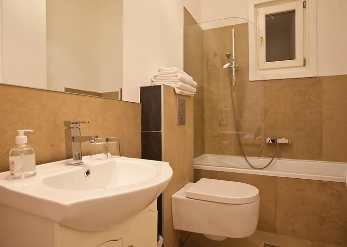 Parliament Penthouse Boutique
