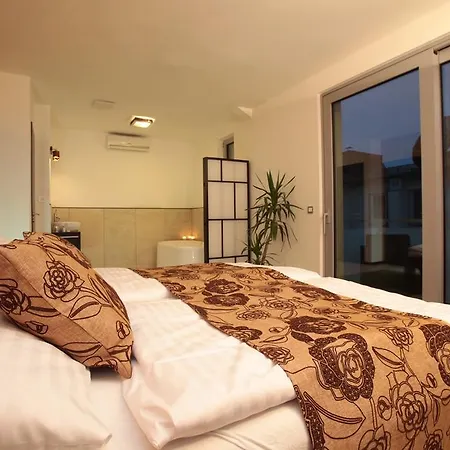 Alojamento de Acomodação e Pequeno-almoço Parliament Penthouse Boutique