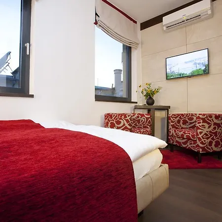 Nocleg ze śniadaniem Parliament Penthouse Boutique 4*