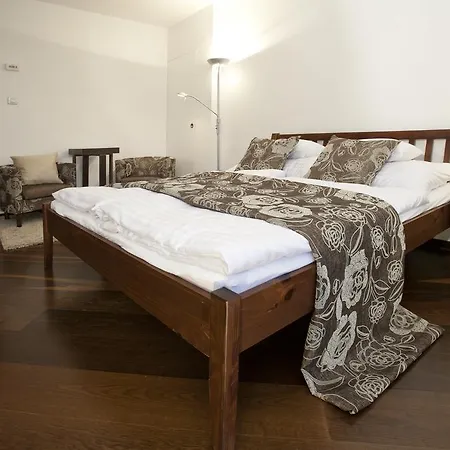 Alojamento de Acomodação e Pequeno-almoço Parliament Penthouse Boutique 4*