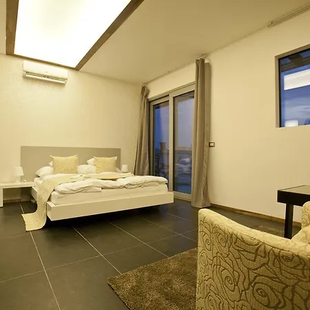 Alojamento de Acomodação e Pequeno-almoço Parliament Penthouse Boutique