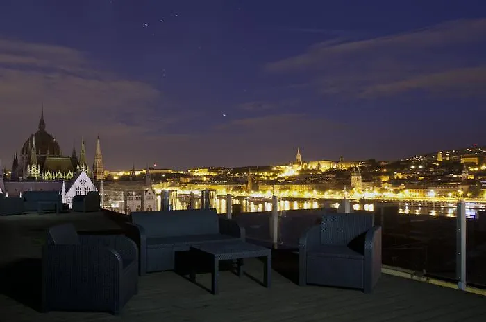 Frühstückspension Parliament Penthouse Boutique 4*