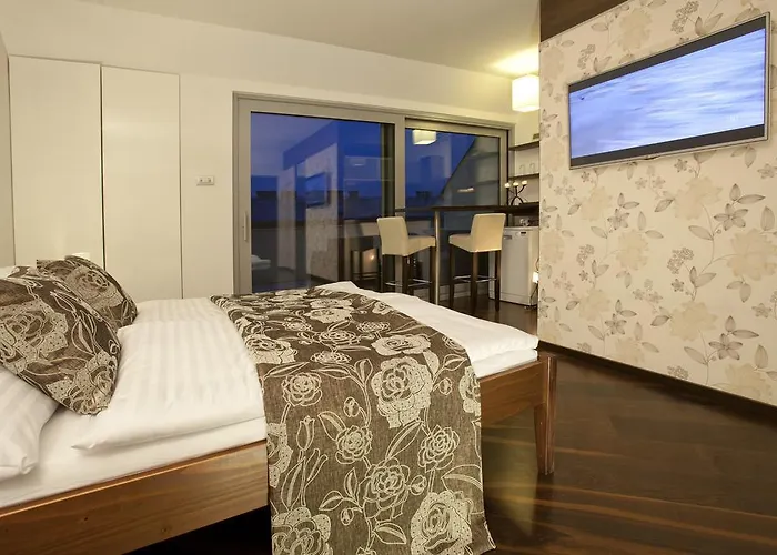 Parliament Penthouse Boutique