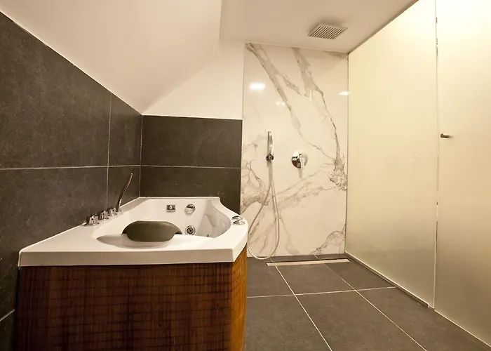 Frühstückspension Parliament Penthouse Boutique 4*